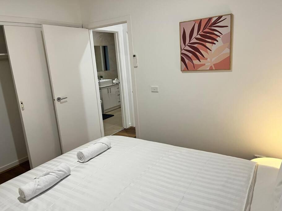 Brand New Modern 2 Bedroom Guesthouse At Airport! Melbourne Exterior photo